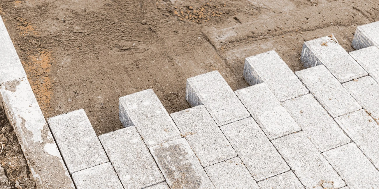 Por que Escolher Piso Intertravado para Calçadas Urbanas e Residenciais